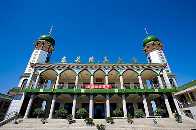137VT最大但人文艺术A仙踪,古树雕塑成旅游新亮点-3