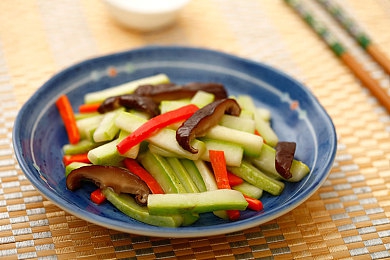 儿子代父职耕母田,孝子代耕传佳话-1