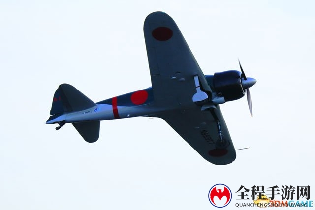 70年经典名机！零式战机惊艳亮相红牛特技飞行赛2017