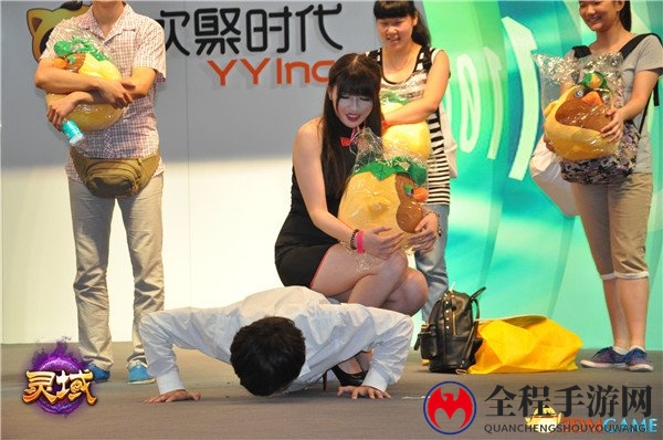 《灵域》CJ盛典：粉丝狂热追捧，ShowGirl甜蜜示爱