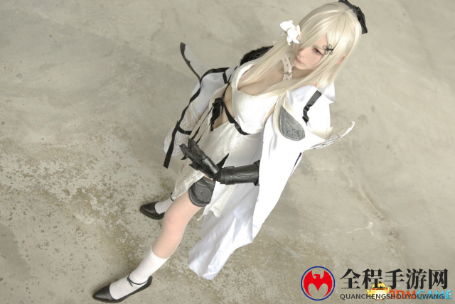 《龙背上的骑兵3》Cos美图欣赏 妹子冷艳性感！