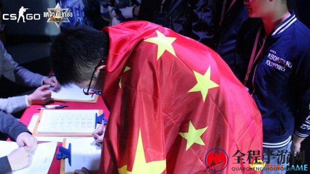 CSGO城市赛惊现爱国狙神 身披国旗居然能加持buff?